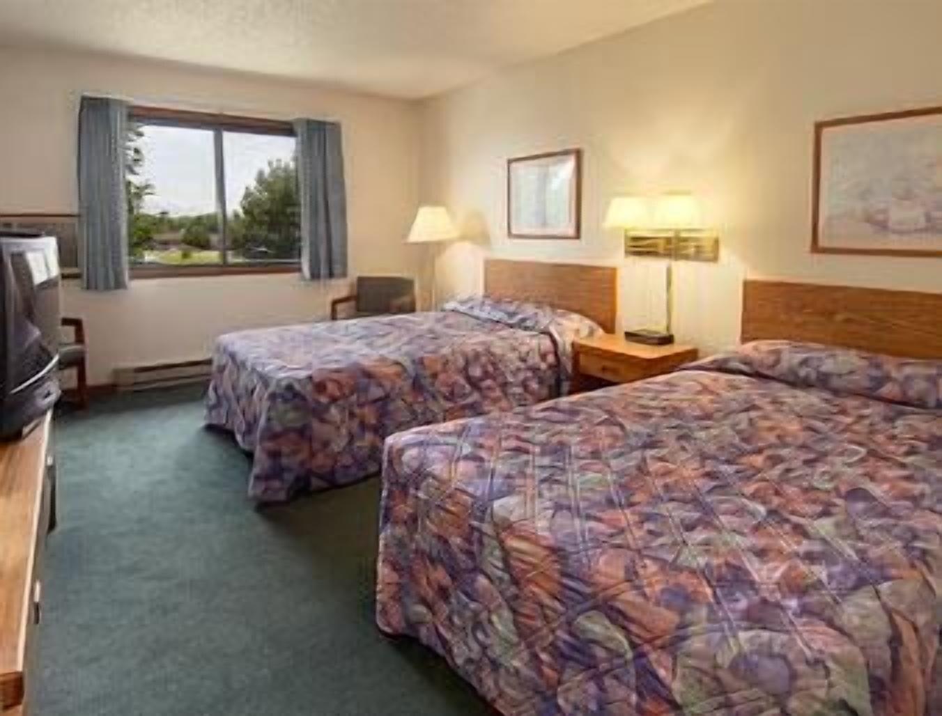 Baymont By Wyndham Oshkosh Airport Hotel Szoba fotó