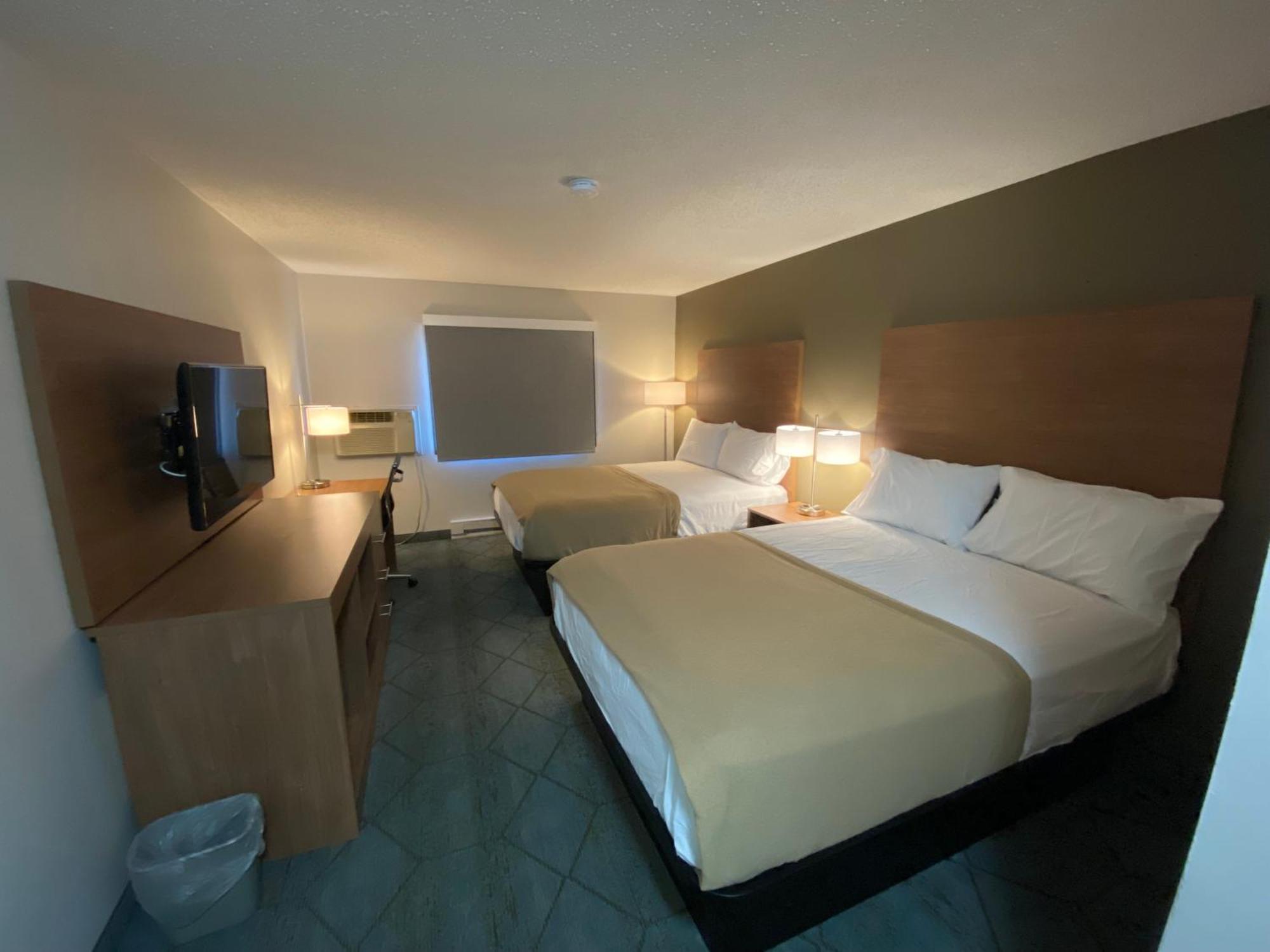 Baymont By Wyndham Oshkosh Airport Hotel Kültér fotó